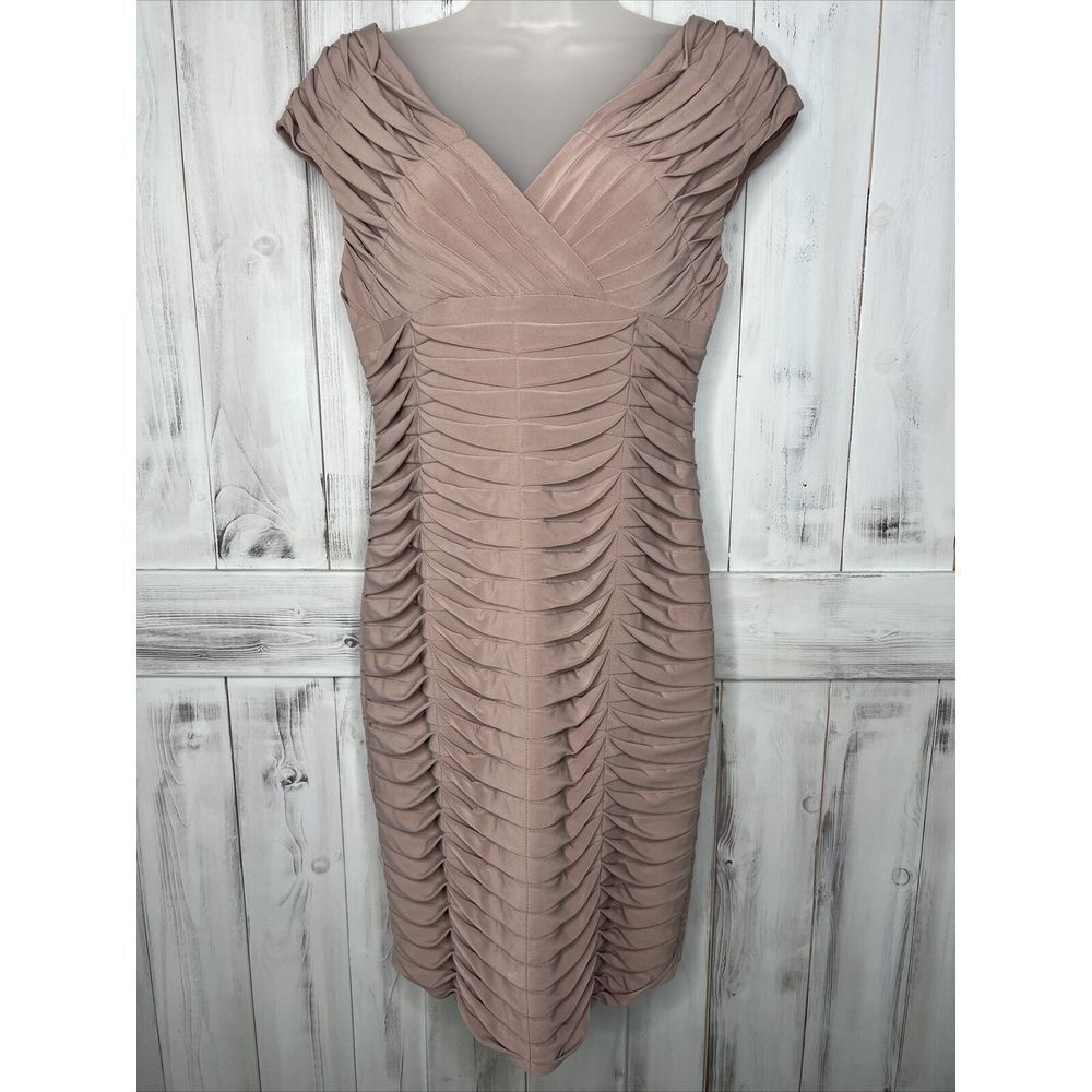 ADRIANNA PAPELL TAUPE STRETCHY KNEE LENGTH TWISTED‎ PLEAT SLINKY SHEATH DRESS 8